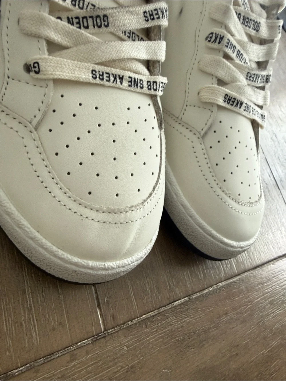 Golden Goose Ball Star Sneakers w black star and Gold Heel pls read description
